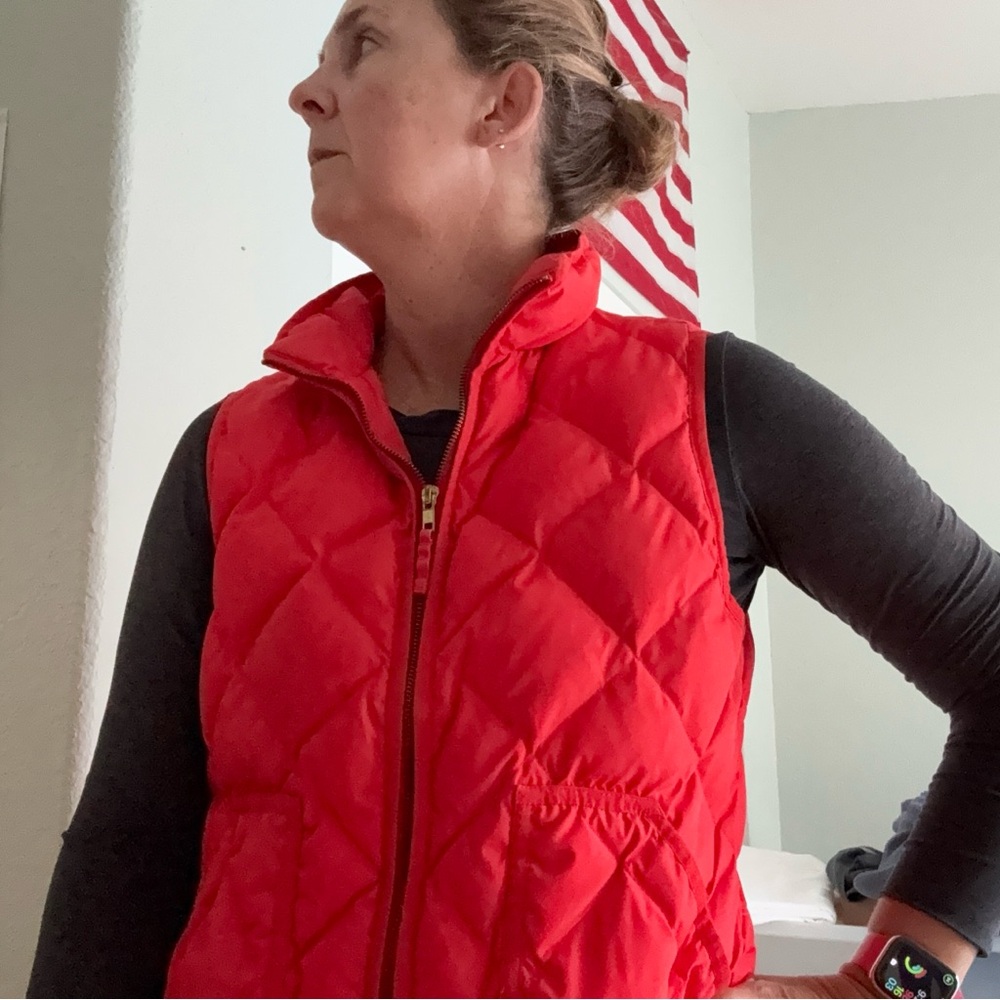 J.CREW Excursion Quilted Puffer Vest Bright Coral Red Orange SIZE M